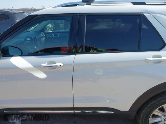 2020 Ford Explorer Limited with VIN 1FM5K8FW9LGB30926, listed as a IAAI auction lot 41582012 with 65,207 mi miles. Bid and sale history available at carsss.com. Image 14.