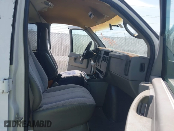 2006 Chevrolet Express Passenger with VIN 1GAHG35U461242216, listed as a IAAI auction lot 41797506 with 195,616 mi miles and . Bid and sale history available at DreamBid. Image 5.