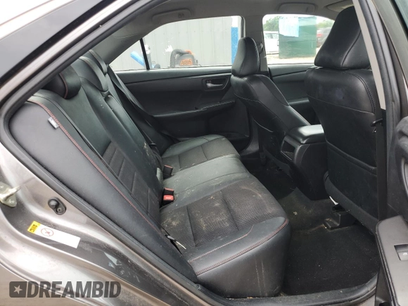 2017 Toyota Camry XLE z VIN 4T1BF1FK0HU426986, wystawiony jako Copart lot #56294715 z przebiegiem 86 159 mil mil oraz Szkoda całkowita • Salvage title. Historia ofert i sprzedaży dostępna na DreamBid. Obrazek 10.