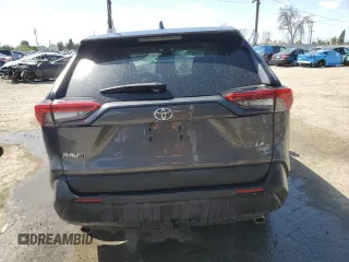 2023 Toyota RAV4 LE z VIN 2T3H1RFVXPW269278, wystawiony jako Copart lot #51942475 z przebiegiem 31 917 mil mil oraz Szkoda całkowita • Salvage title. Historia ofert i sprzedaży dostępna na DreamBid. Obrazek 6.