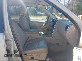 2006 Mercury Mountaineer Premier z VIN 4M2EU48886UJ10270, wystawiony jako IAAI lot #41805609 z przebiegiem 204 798 mil mil oraz . Historia ofert i sprzedaży dostępna na DreamBid. Obrazek 5.