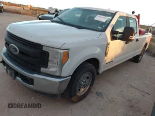2017 Ford F-350 XL z VIN 1FT7W3AT0HED60746, wystawiony jako IAAI lot #42365684 z przebiegiem 160 642 mil mil oraz . Historia ofert i sprzedaży dostępna na DreamBid. Obrazek 2.
