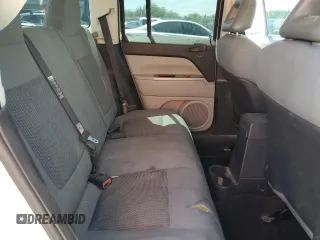 2007 Jeep Patriot Sport z VIN 1J8FT28W87D326324, wystawiony jako Copart lot #57358845 z przebiegiem 201 927 mil mil oraz Szkoda całkowita • Salvage title. Historia ofert i sprzedaży dostępna na DreamBid. Obrazek 11.