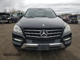 2015 Mercedes-Benz M 350 z VIN 4JGDA5HB7FA574207, wystawiony jako Copart lot #51811865 z przebiegiem 178 285 mil mil oraz Czysty tytuł • Clean title. Historia ofert i sprzedaży dostępna na DreamBid. Obrazek 5.