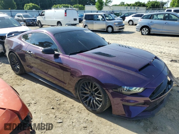 2019 Ford Mustang GT z VIN 1FA6P8CF8K5121018, wystawiony jako Copart lot #56198115 z przebiegiem 59 982 mil mil oraz Szkody całkowita. Historia ofert i sprzedaży dostępna na DreamBid. Obrazek 4.