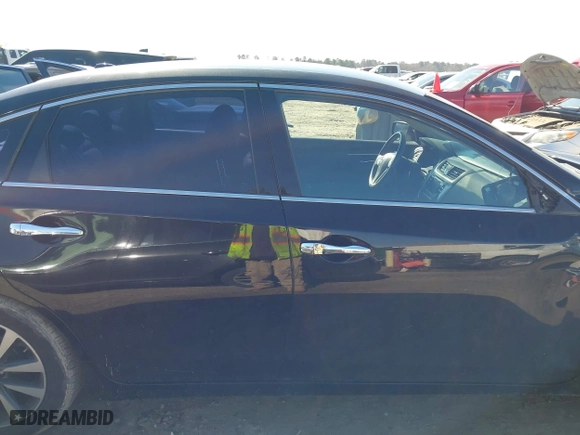 2017 Nissan Altima 2.5 SR with VIN 1N4AL3AP4HC293538, listed as a IAAI auction lot 41492018 with 199,200 mi miles. Bid and sale history available at carsss.com. Image 13.