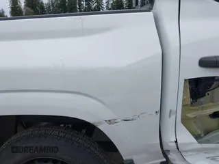 2023 Chevrolet Colorado 2WD Work Truck z VIN 1GCGSBECXP1210035, wystawiony jako IAAI lot #41906185 z przebiegiem 15 001 mil mil oraz . Historia ofert i sprzedaży dostępna na DreamBid. Obrazek 20.