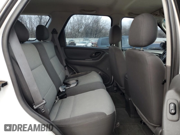 2004 Ford Escape XLS with VIN 1FMYU02144DA18217, listed as a Copart auction lot 43136895 with 135,424 mi miles and Salvage Title. Bid and sale history available at DreamBid. Image 11.