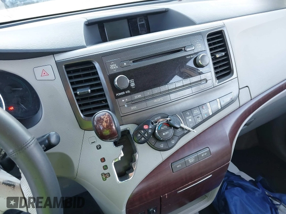 2013 Toyota Sienna XLE AAS with VIN 5TDYK3DC2DS292627, listed as a IAAI auction lot 41953059 with 186,007 mi miles and . Bid and sale history available at DreamBid. Image 11.