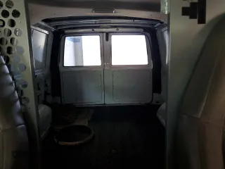 2004 Chevrolet Astro Cargo z VIN 1GCDL19X84B108813, wystawiony jako Copart lot #53027245 z przebiegiem 300 231 mil mil oraz Czysty tytuł • Clean title. Historia ofert i sprzedaży dostępna na DreamBid. Obrazek 10.