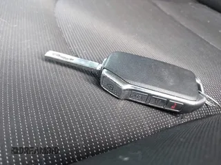 2019 Kia Forte S z VIN 3KPF34AD0KE110678, wystawiony jako IAAI lot #42148966 z przebiegiem 36 618 mil mil oraz . Historia ofert i sprzedaży dostępna na DreamBid. Obrazek 11.