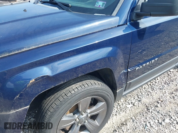 2015 Jeep Patriot High Altitude z VIN 1C4NJRFB7FD417374, wystawiony jako IAAI lot #42439846 z przebiegiem 140 000 mil mil oraz . Historia ofert i sprzedaży dostępna na DreamBid. Obrazek 6.
