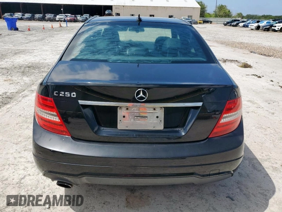 2012 Mercedes-Benz C 250 Sport с VIN WDDGF4HB6CR238614, выставлен на аукционе Copart как лот 61547715 с пробегом 107 849 миль миль и Списание • Salvage title. История ставок и продаж доступна на DreamBid. Изображение 6.