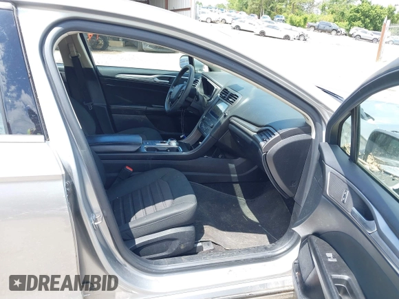 2020 Ford Fusion SE with VIN 3FA6P0LU4LR212740, listed as a IAAI auction lot 42374044 with 146,927 mi miles and . Bid and sale history available at DreamBid. Image 5.