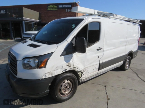 2018 Ford Transit z VIN 1FTYR1YG9JKA68352, wystawiony jako Copart lot #85918324 z przebiegiem 64 560 mil mil oraz Szkoda całkowita • Salvage title. Historia ofert i sprzedaży dostępna na DreamBid. Obrazek 2.