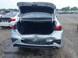 2021 Kia Forte LXS with VIN 3KPF24ADXME269696, listed as a IAAI auction lot 42498767 with 90,070 mi miles and . Bid and sale history available at DreamBid. Image 6.