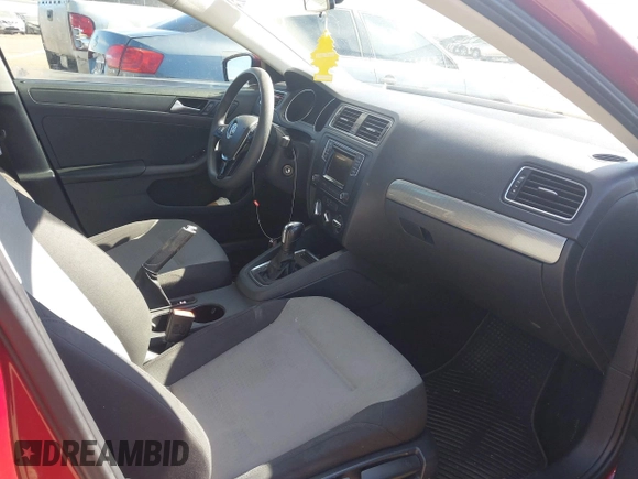2017 Volkswagen Jetta S z VIN 3VW2B7AJ2HM207207, wystawiony jako IAAI lot #41654971 z przebiegiem 73 427 mil mil oraz . Historia ofert i sprzedaży dostępna na DreamBid. Obrazek 5.