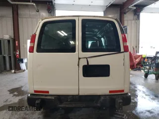 2005 GMC Savana Cargo Van with VIN 1GTGG25V451900301, listed as a IAAI auction lot 41637546 with 237,623 mi miles. Bid and sale history available at carsss.com. Image 17.