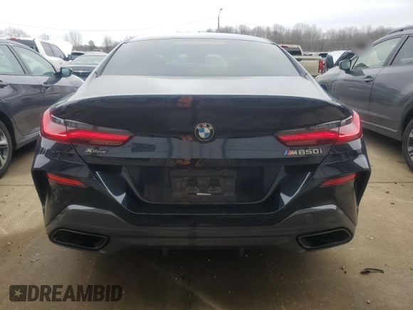 2022 BMW 8 Series M850i z VIN WBAGV8C03NCJ36975, wystawiony jako Copart lot #44008505 z przebiegiem 16 631 mil mil oraz Szkoda całkowita • Salvage title. Historia ofert i sprzedaży dostępna na DreamBid. Obrazek 6.