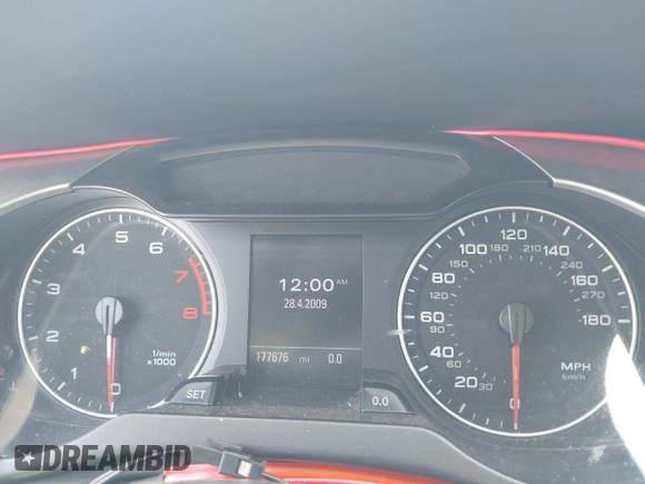 2010 Audi A4 Premium Plus z VIN WAUEFAFL8AN004164, wystawiony jako IAAI lot #42301749 z przebiegiem 177 676 mil mil oraz . Historia ofert i sprzedaży dostępna na DreamBid. Obrazek 7.