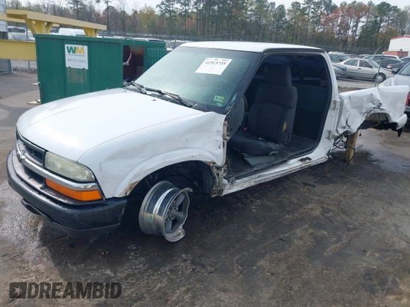 2003 Chevrolet S-10 LS with VIN 1GCCS19X338150624, listed as a IAAI auction lot 41913735 with 255,608 mi miles and . Bid and sale history available at DreamBid. Image 2.