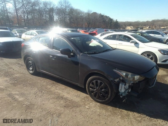2014 Mazda Mazda3 i Sport with VIN JM1BM1U73E1186502, listed as a IAAI auction lot 38724333 with 999,999 mi miles. Bid and sale history available at carsss.com. Image 1.