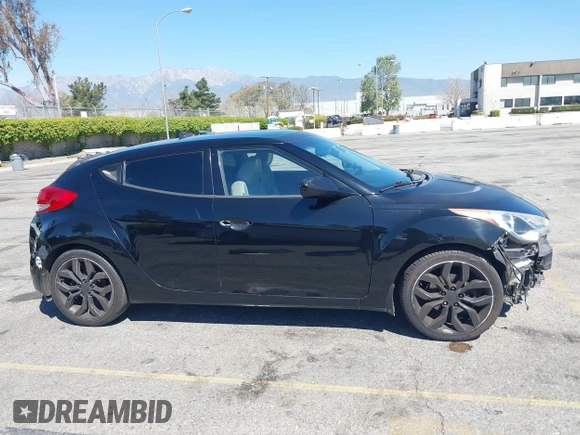 2013 Hyundai Veloster w/Black Int z VIN KMHTC6AD7DU173310, wystawiony jako IAAI lot #41881799 z przebiegiem 147 034 mil mil oraz . Historia ofert i sprzedaży dostępna na DreamBid. Obrazek 14.