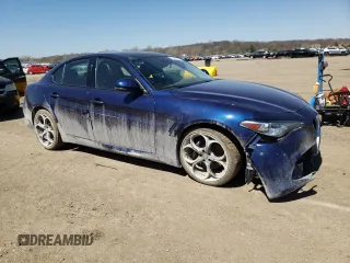 2018 Alfa Romeo Giulia Ti Sport with VIN ZARFAECN6J7583247, listed as a Copart auction lot 47470733 with 57,283 mi miles. Bid and sale history available at carsss.com. Image 4.