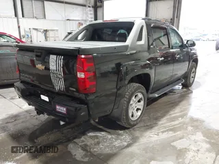 2008 Chevrolet Avalanche 2LT with VIN 3GNFK12328G287891, listed as a IAAI auction lot 41509248 with 233,133 mi miles and . Bid and sale history available at DreamBid. Image 4.
