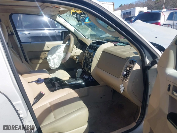 2009 Ford Escape Limited with VIN 1FMCU94G49KA42830, listed as a IAAI auction lot 41815033 with 91,952 mi miles. Bid and sale history available at carsss.com. Image 5.