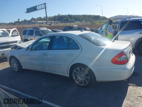 2008 Mercedes-Benz E 350 Luxury z VIN WDBUF56X18B359938, wystawiony jako IAAI lot #41999365 z przebiegiem 148 513 mil mil oraz . Historia ofert i sprzedaży dostępna na DreamBid. Obrazek 13.