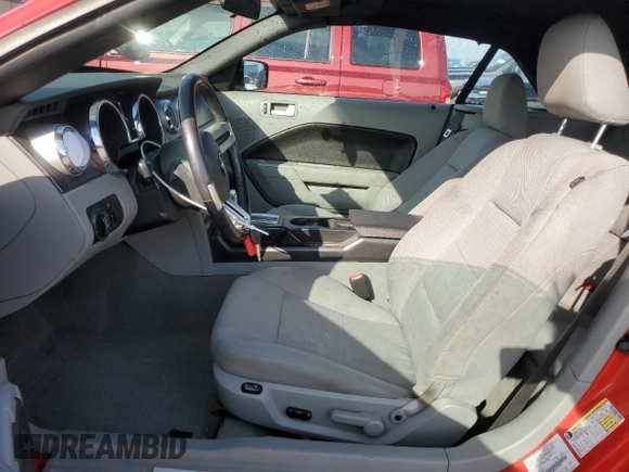 2008 Ford Mustang Deluxe with VIN 1ZVHT84N985110250, listed as a Copart auction lot 60980035 with 90,603 mi miles and Clean title. Bid and sale history available at DreamBid. Image 7.