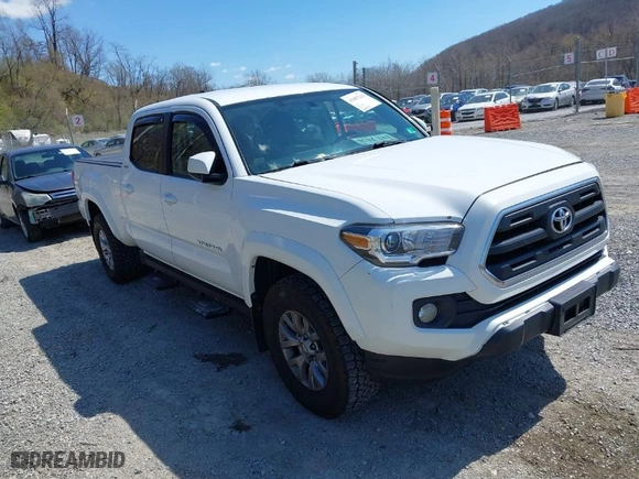 2017 Toyota Tacoma SR5 with VIN 5TFDZ5BN0HX014237, listed as a IAAI auction lot 41887213 with 195,735 mi miles. Bid and sale history available at carsss.com. Image 1.