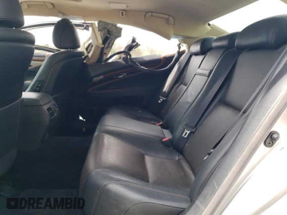 2015 Lexus LS 460 z VIN JTHCL5EF3F5025404, wystawiony jako Copart lot #54346465 z przebiegiem 150 364 mil mil oraz Czysty tytuł • Clean title. Historia ofert i sprzedaży dostępna na DreamBid. Obrazek 10.