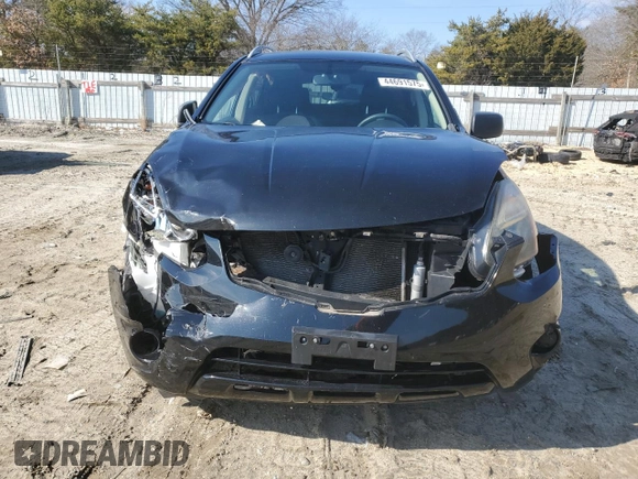 2015 Nissan Rogue S z VIN JN8AS5MV4FW761514, wystawiony jako Copart lot #44691575 z przebiegiem 133 481 mil mil oraz Szkoda całkowita • Salvage title. Historia ofert i sprzedaży dostępna na DreamBid. Obrazek 5.