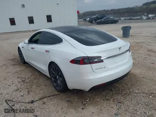 2017 Tesla Model S 100D with VIN 5YJSA1E29HF204797, listed as a IAAI auction lot 41760296 with 92,587 mi miles. Bid and sale history available at carsss.com. Image 3.