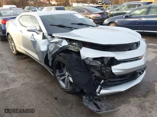 2018 Chevrolet Camaro 1LT with VIN 1G1FB1RS8J0115115, listed as a IAAI auction lot 41207976 with 60,501 mi miles. Bid and sale history available at carsss.com. Image 1.