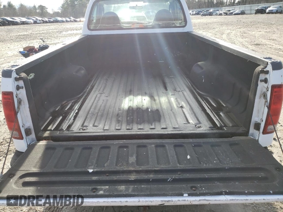 2004 Ford F-250 XL with VIN 1FTNF21LX4ED82605, listed as a Copart auction lot 85374574 with 56,534 mi miles and Clean title. Bid and sale history available at DreamBid. Image 10.
