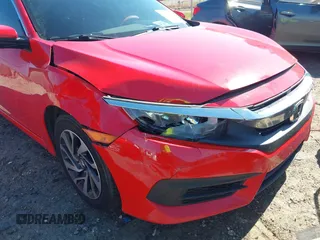 2017 Honda Civic EX z VIN 2HGFC2F77HH535613, wystawiony jako IAAI lot #42208566 z przebiegiem 121 024 mil mil oraz . Historia ofert i sprzedaży dostępna na DreamBid. Obrazek 6.