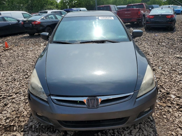 2003 Honda Accord LX z VIN 1HGCM56393A133582, wystawiony jako Copart lot #60658325 z przebiegiem Nie podano mil oraz Szkoda całkowita • Salvage title. Historia ofert i sprzedaży dostępna na DreamBid. Obrazek 5.