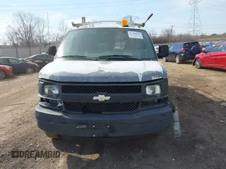 2004 Chevrolet Express Cargo z VIN 1GCFG15X741224268, wystawiony jako IAAI lot #41788116 z przebiegiem Nie podano mil oraz . Historia ofert i sprzedaży dostępna na DreamBid. Obrazek 12.