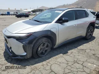 2023 Toyota bZ4X XLE z VIN JTMAAAAA3PA027342, wystawiony jako Copart lot #60337815 z przebiegiem 16 515 mil mil oraz Szkoda całkowita • Salvage title. Historia ofert i sprzedaży dostępna na DreamBid. Obrazek 1.