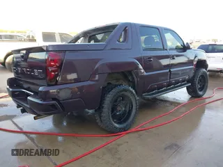 2004 Chevrolet Avalanche with VIN 3GNEC12T94G262585, listed as a IAAI auction lot 41994258 with 174,707 mi miles and . Bid and sale history available at DreamBid. Image 4.