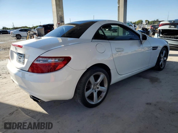2015 Mercedes-Benz SLK 250 with VIN WDDPK4HAXFF099080, listed as a Copart auction lot 49264465 with 41,011 mi miles and Salvage title. Bid and sale history available at DreamBid. Image 3.