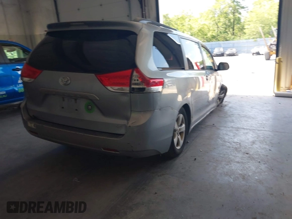 2012 Toyota Sienna LE AAS с VIN 5TDKK3DC4CS226830, выставлен на аукционе IAAI как лот 42550013 с пробегом 211 777 миль миль и . История ставок и продаж доступна на DreamBid. Изображение 4.