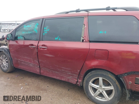 2019 Toyota Sienna XLE Auto Access Seat with VIN 5TDYZ3DC5KS971445, listed as a IAAI auction lot 41494373 with 147,578 mi miles. Bid and sale history available at carsss.com. Image 14.