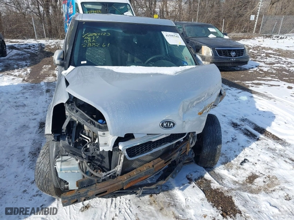 2011 Kia Soul ! with VIN KNDJT2A25B7288261, listed as a IAAI auction lot 41595542 with 132,754 mi miles. Bid and sale history available at carsss.com. Image 12.