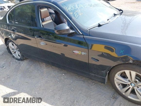 2006 BMW 3 Series 330xi with VIN WBAVD33526KV66805, listed as a IAAI auction lot 40047893 with 167,625 mi miles. Bid and sale history available at carsss.com. Image 6.