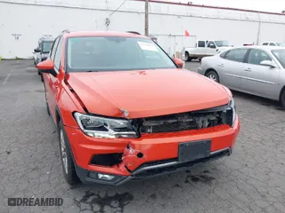 2018 Volkswagen Tiguan SEL with VIN 3VV2B7AX2JM006115, listed as a IAAI auction lot 41758870 with 87,286 mi miles. Bid and sale history available at carsss.com. Image 6.