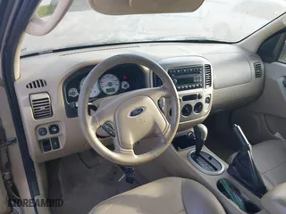 2007 Ford Escape XLT with VIN 1FMYU03187KB17315, listed as a IAAI auction lot 41864785 with 199,225 mi miles. Bid and sale history available at carsss.com. Image 14.